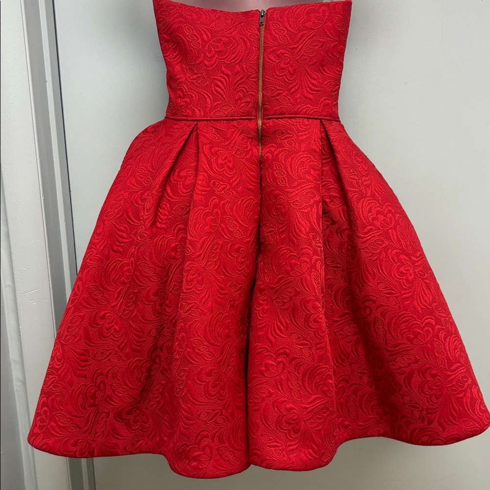 SOLD IN STORE ✨ Renaissance Collection Strapless Red Jacquard - Picture 4 of 14